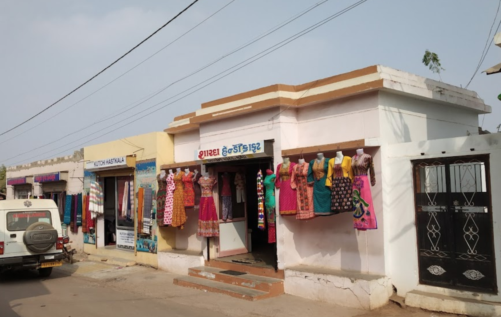 Street shopping at Bhujodi.