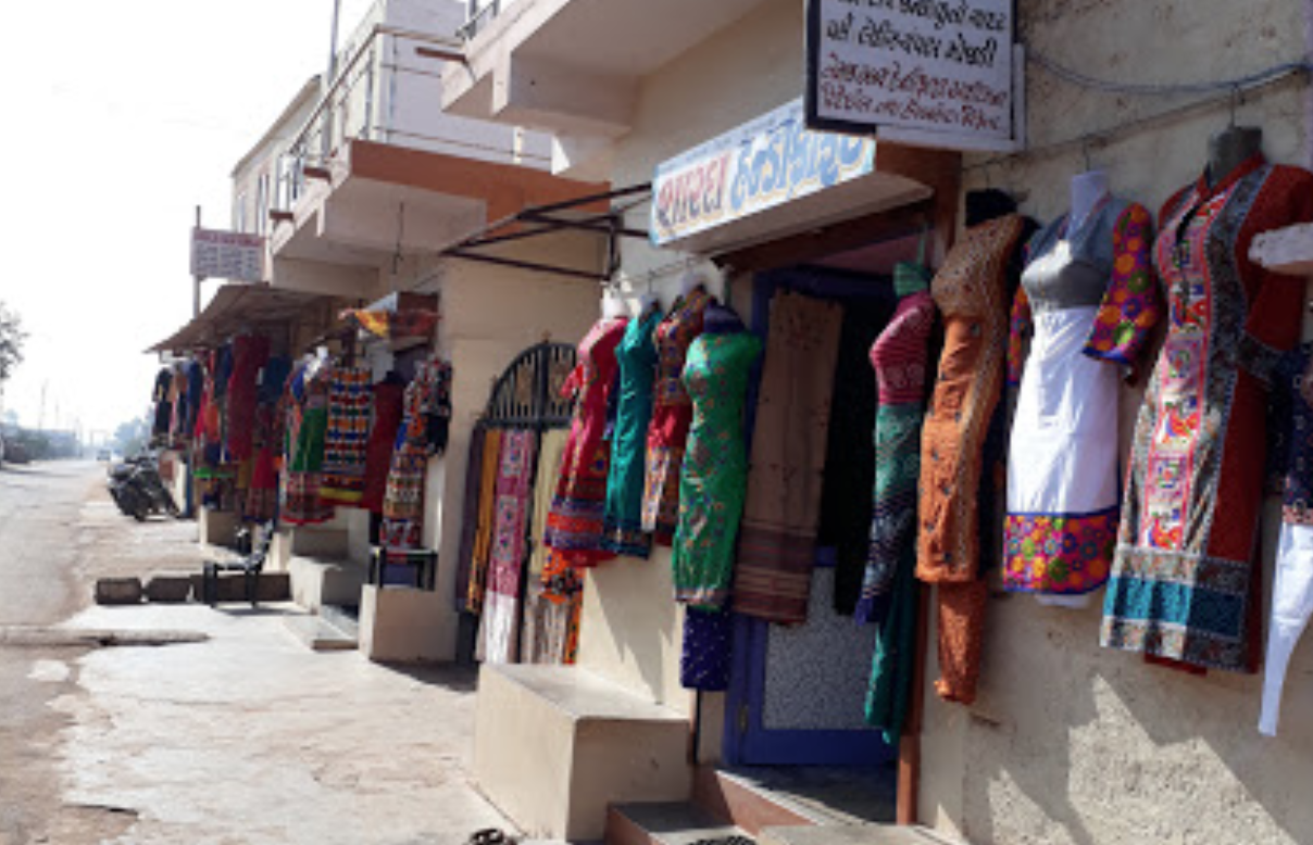 Street shopping at Bhujodi.