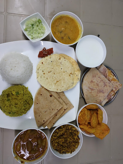Moghe khanaval