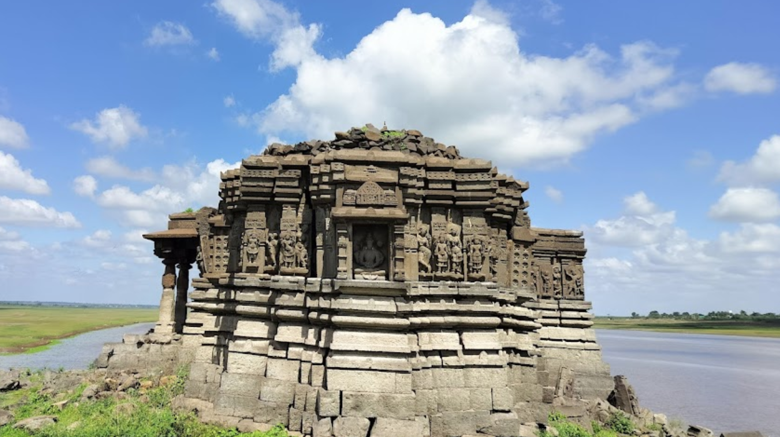 Palasnath Temple