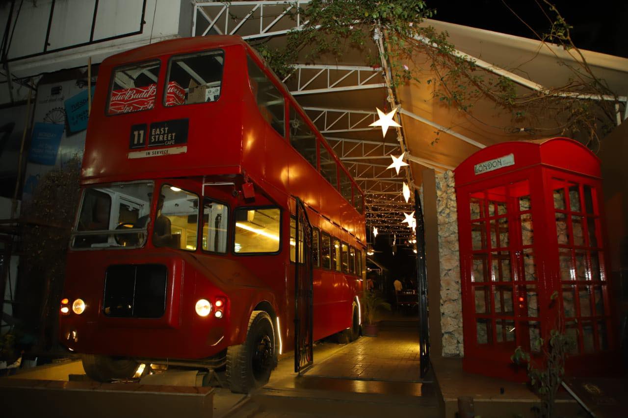 11 East Street Cafe, Camp