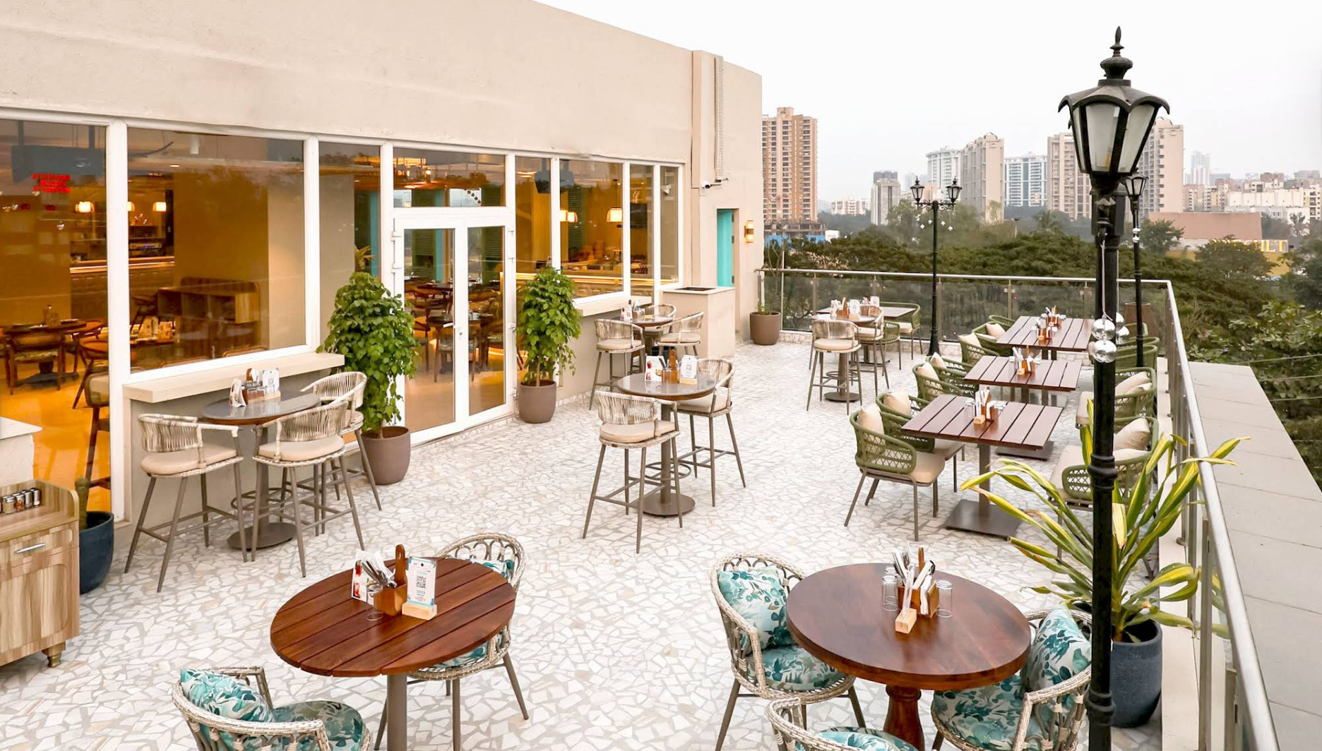 Tails and Spirits Hunter's Bistro, Mundhwa